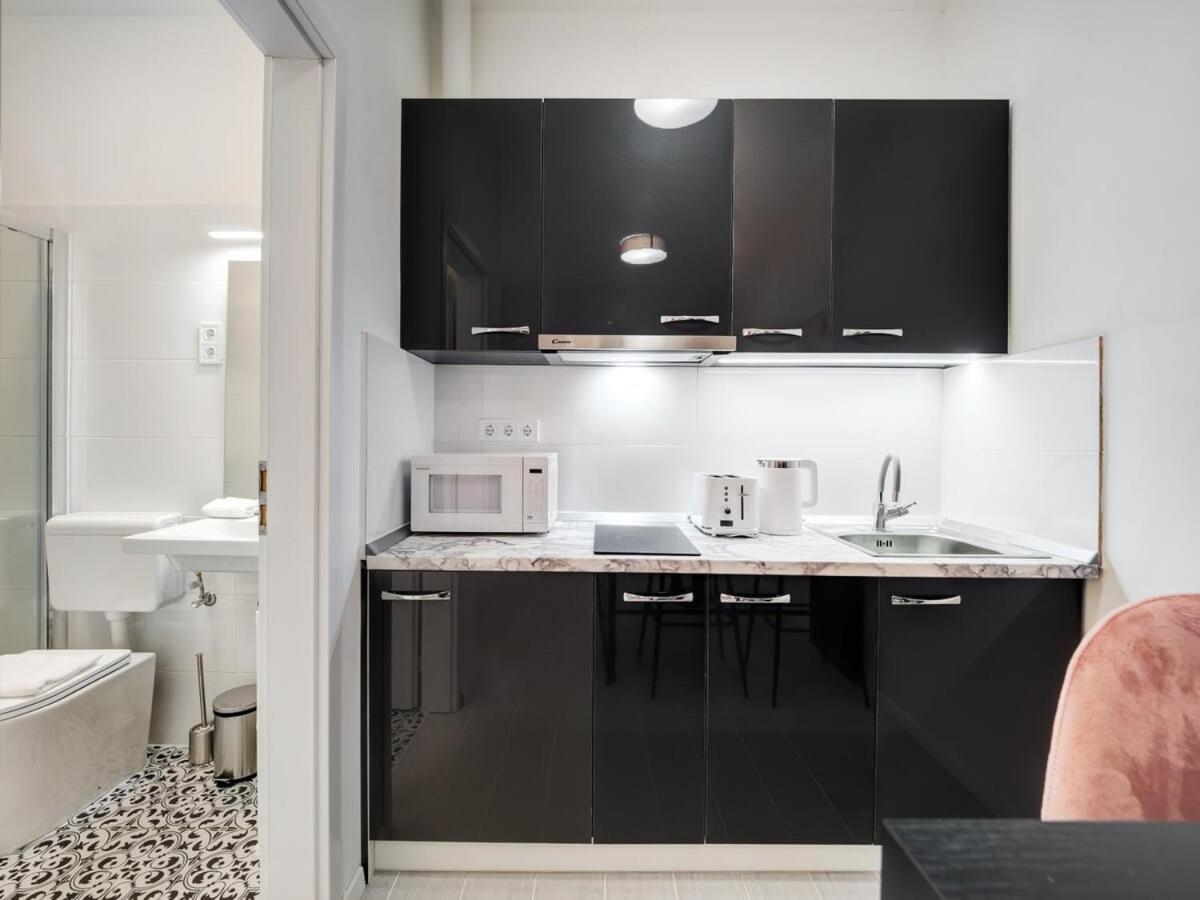 Cute Central Studio With Ac Budapest Bagian luar foto