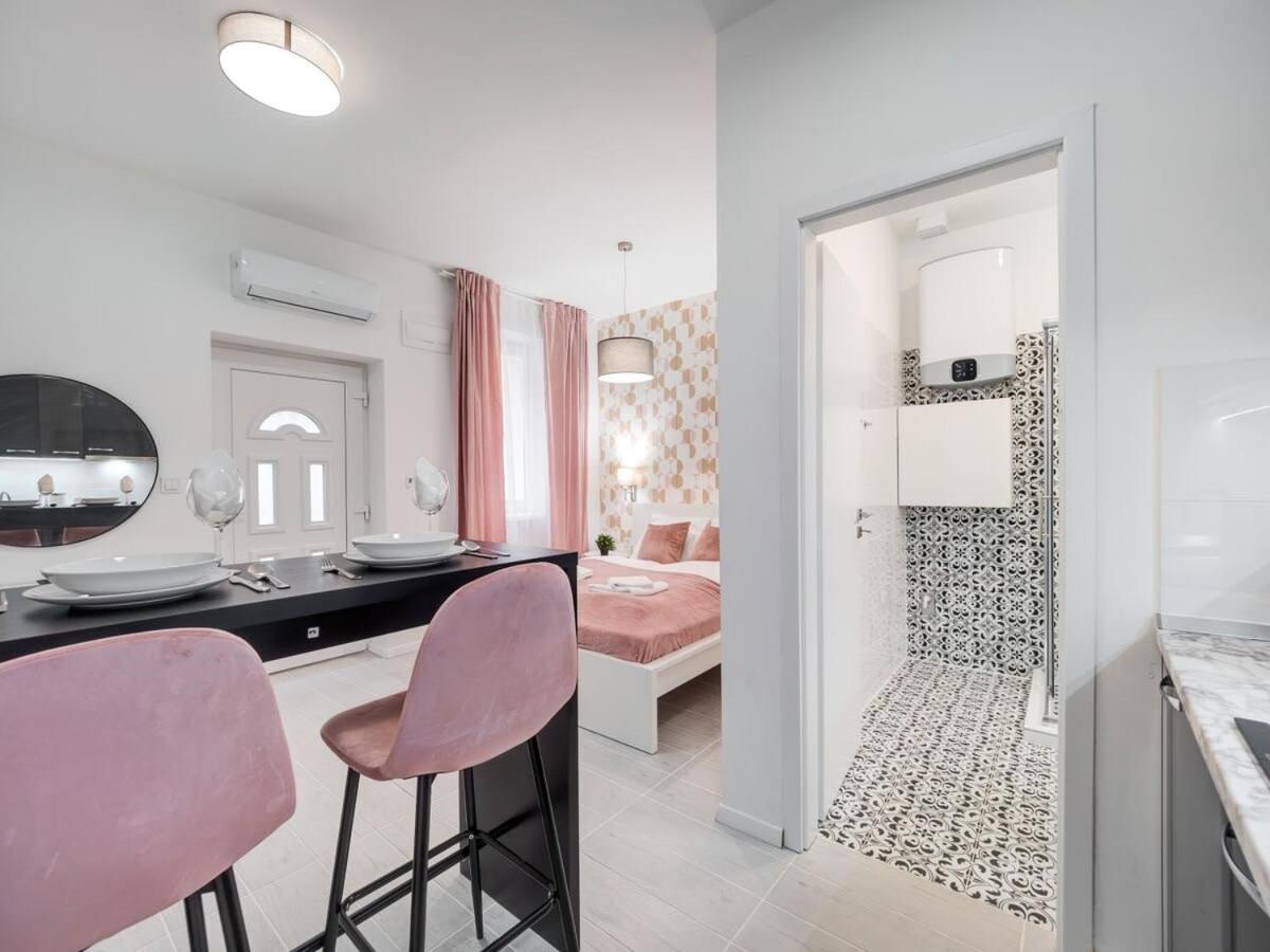 Cute Central Studio With Ac Budapest Bagian luar foto