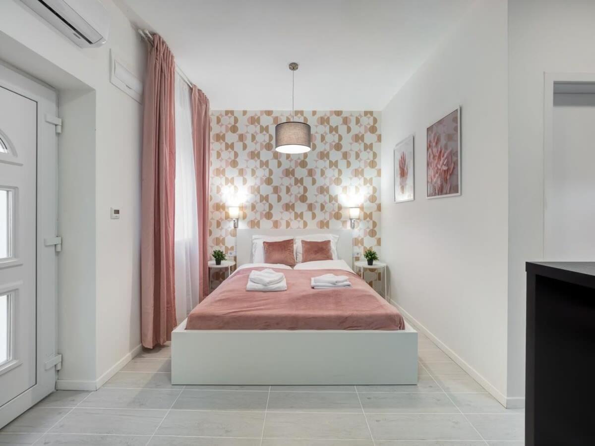 Cute Central Studio With Ac Budapest Bagian luar foto