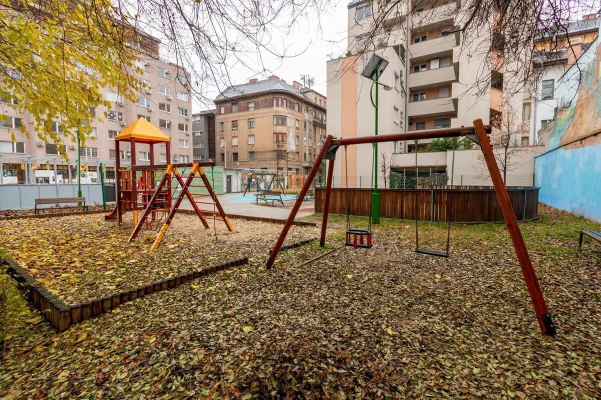 Cute Central Studio With Ac Budapest Bagian luar foto